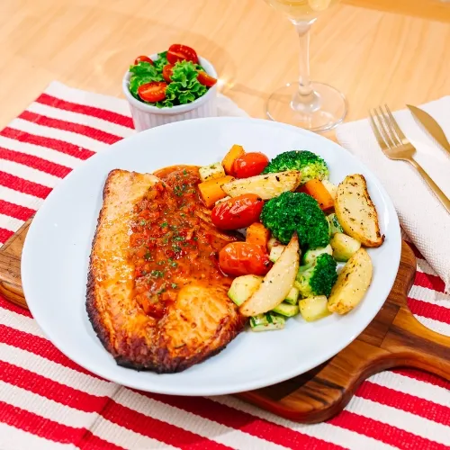 Tilápia grelhada ao molho especial